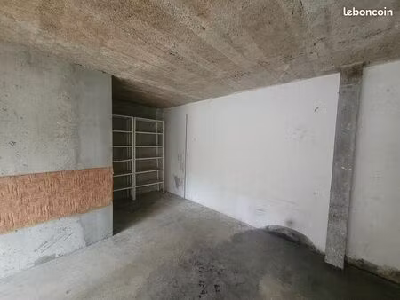 garage/box 18 m² thones
