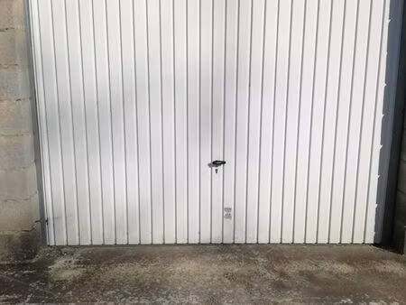 garage à louer