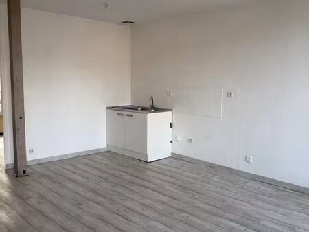 f3 mairie chauffage compris