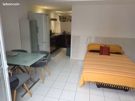 studio meublé - équipé