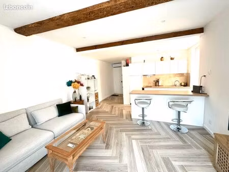 appartement t2 meublé – vieux-port / panier