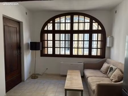 à louer – t2 meublé – rdc – saint-rémy-de-provence (rue nostradamus)