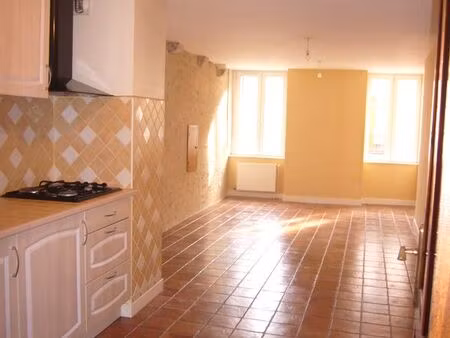 loue t3 centre ville de tournus