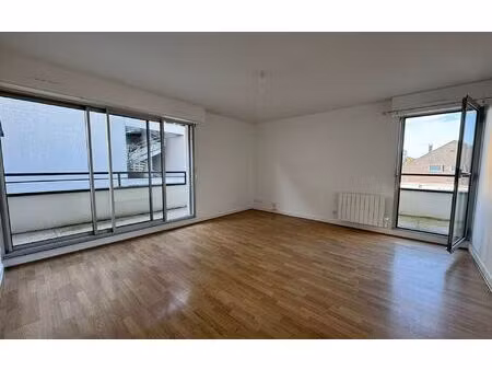 location appartement  m² t-3 à saint-jean-de-braye  750 €