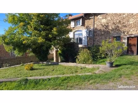 maison en pierre avec 1hect 800