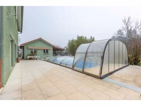 maison de 7 pièces de 235 m² à charantonnay