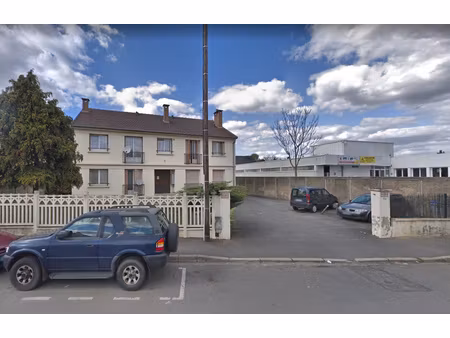 garage fermé (box) - rue rouget de l'isle - bezons