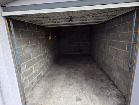 box fermé - garage - strasbourg-neudorf - 10 m2