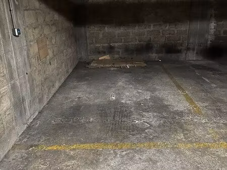 parking souterrain sécurisé / paris 15eme quartier commerce / facile d’accès