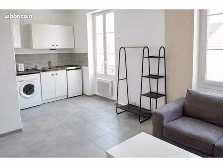 location studio meuble a l'année