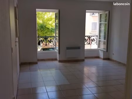 fr1 bis 34 m2 centre ville corbeil essonnes