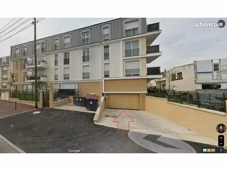 place de parking à 5 minute de la gare de pierrelaye