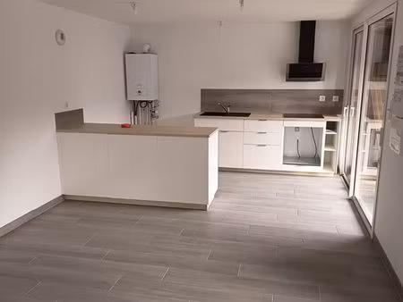 f3 neuf tres calme rez de chaussée