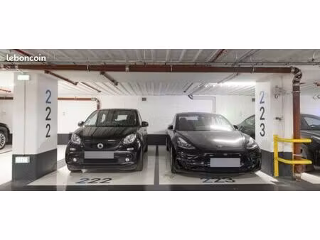 parking voiture ou moto au mois et à la journée