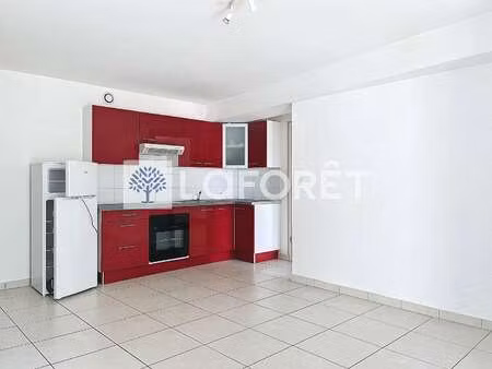 location appartement 3 pièces à thouars (79100) : à louer 3 pièces / 51m² thouars
