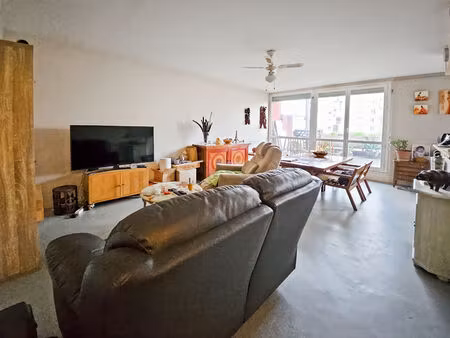 talence -appartement t3 bis-terrasse-parking libre