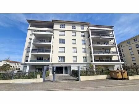 opportunité rare place de parking à vendre bourgoin-jallieu