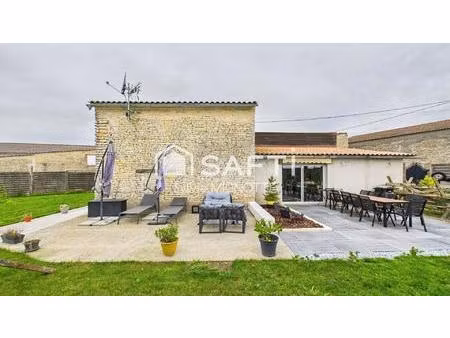 maison en pierre entièrement rénovée