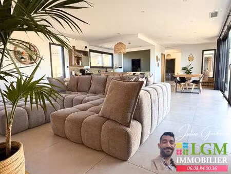 cruviers-lascours - maison contemporaine de plain-pied  d'une surface de 133 m² sur un ter