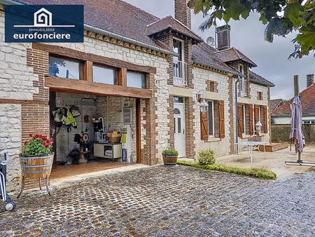 dans le pays d'othe proche de troyes et a 2 heures de paris acces a5