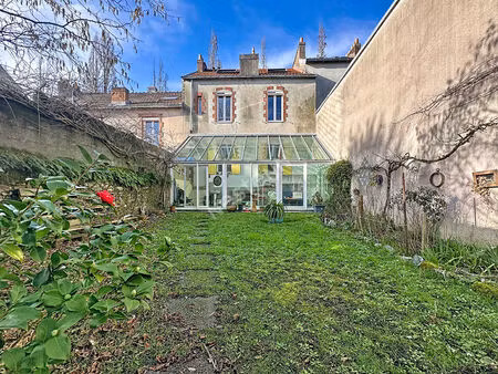 nantes / toutes-aides : maison 166.98 m2  3 chambres  jardin et cave