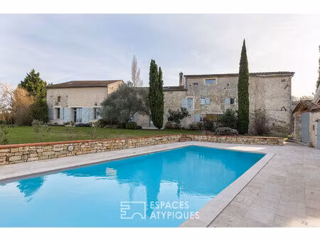 maison de caractère avec piscine et vue dégagée