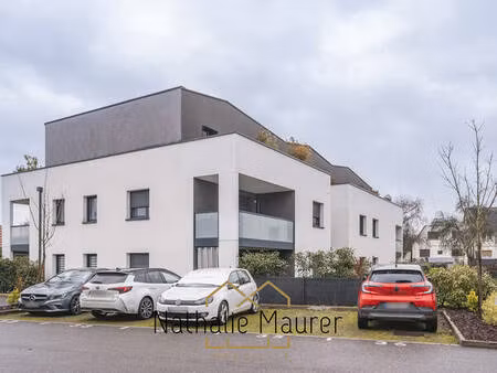 dernier étage 3 pièces avec garage parking  terrasses et vue!