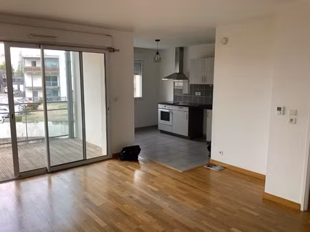 location appartement t2 dans résidence de standing  avec beau balcon et garage