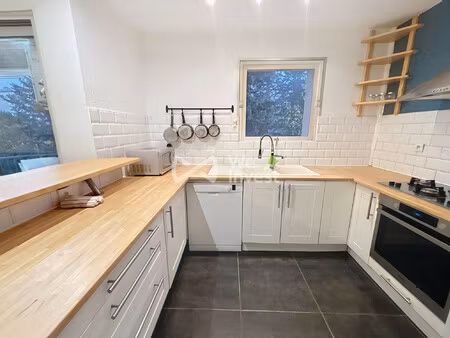 location t4 meublé avec place de parking