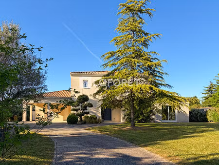 maison bonzac 6 pièce(s) 179 m2