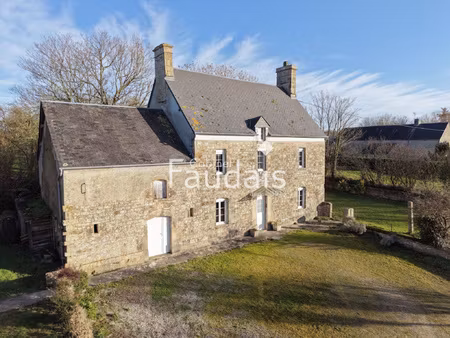 maison à rénover  au pied des marais proche de la haye du pu