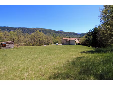 alpes-de-haute-provence terrain viabilisé 877m2 le brusquet (04 420)