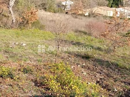 callas : beau terrain plat de 870m2  viabilisé