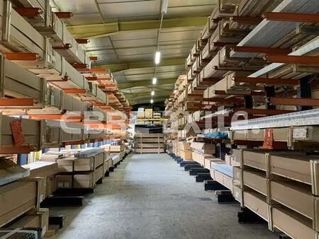 location local d'activités poisy 1 375 m²