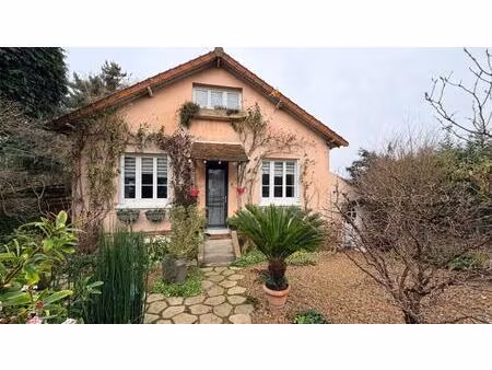 ? maison ancienne familiale avec extension toit-terrasse ? quartier des fontaines  francon
