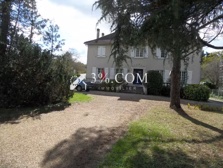 3%.com belle propriete sur parcelle totale de 3667 m2 ou 9767 m2 possible (parcelle boisee