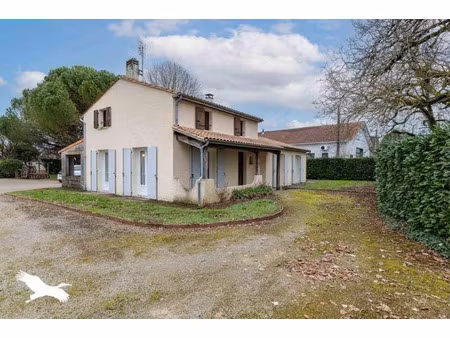 vente maison 6 pièces 130 m² à soyaux (16800)  197 580 €