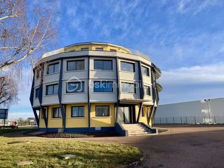 local professionnel - 1017 m²