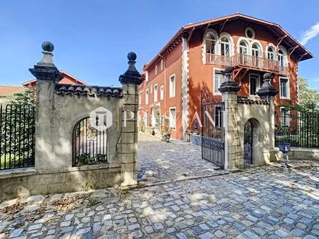 vente maison 22 pièces 685 m² bayonne (64100)