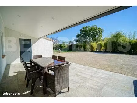 villa 7 pièces 180 m²