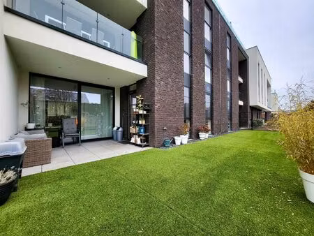 gelijkvloers appartement met tuin!