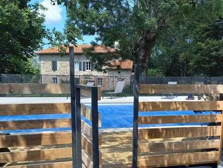 maison de luxe à vendre à figeac : 1 272 000 € | 590m²