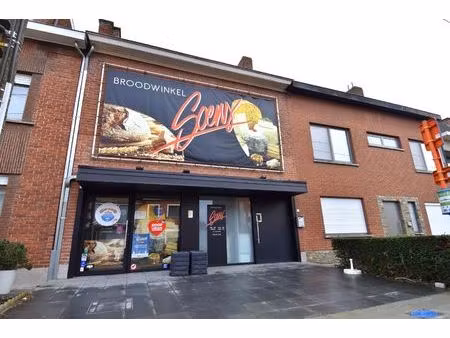 succesvolle bakkerij mét bovenliggende woonst te koop in heule