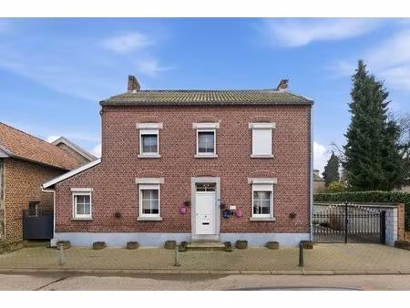 ruim te renoveren pand met uitzonderlijk potentieel in riemst