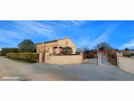 villa 8 pièces 273 m²