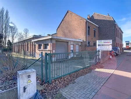 magazijn of bouwgrond!