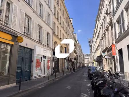 location commerce paris 75008