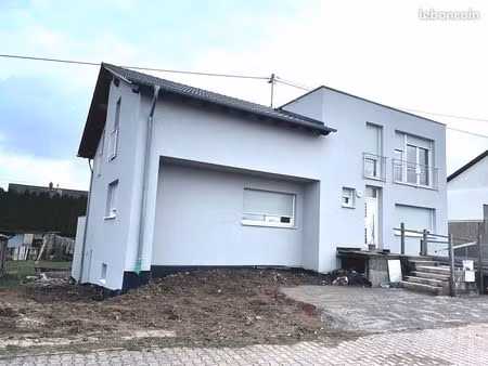 grande maison libre 4 côtés