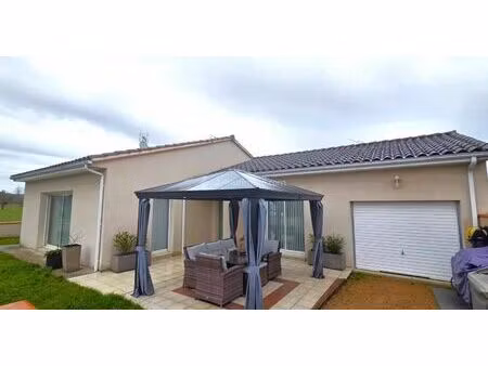 location maison de village 4 pièces 106 m2 à terssac