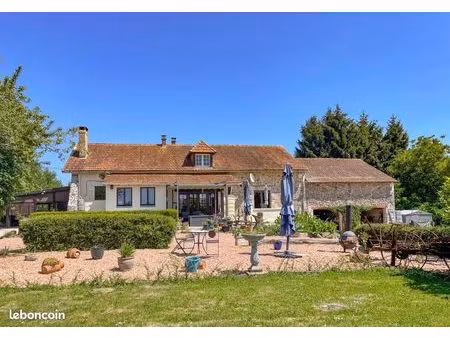 maison 10 pièces 275 m²